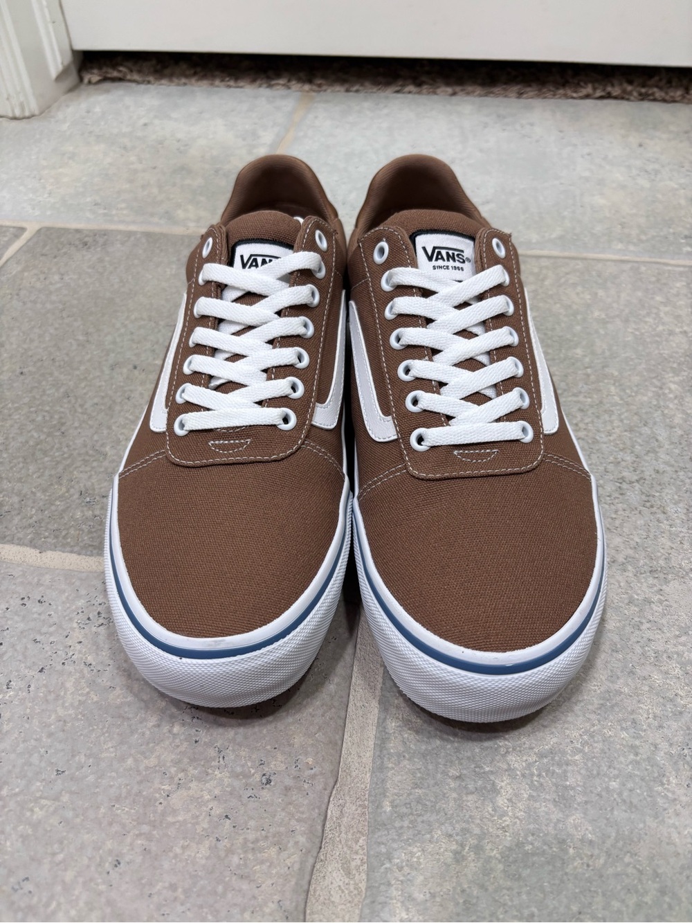 NIB Vans Ward Deluxe Canvas Low Top Sneakers Men’s 11 Brown